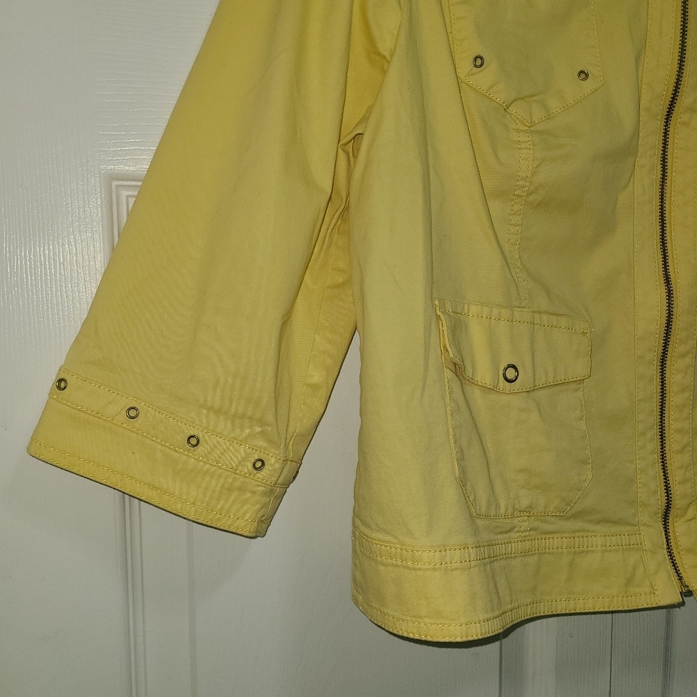 Chico's Yellow Jacket Coat with Collared Neckline and 3/4 Sleeves Size 2 - Picture 9 of 16
